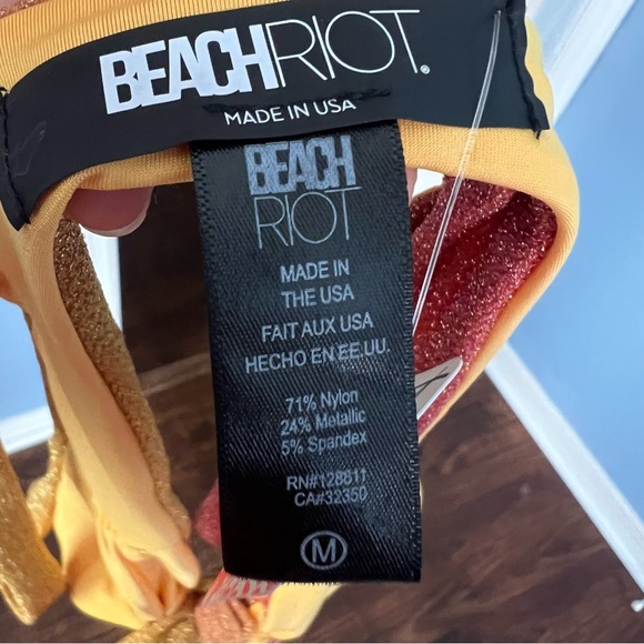3/$30 🍂 Beach Riot Ombre Metallic Twist Bikini Top - Picture 7 of 7